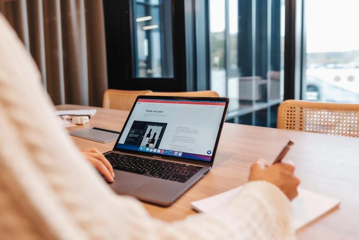 Shopify、WooCommerce、Magento:香港電商平台 2026 比較指南